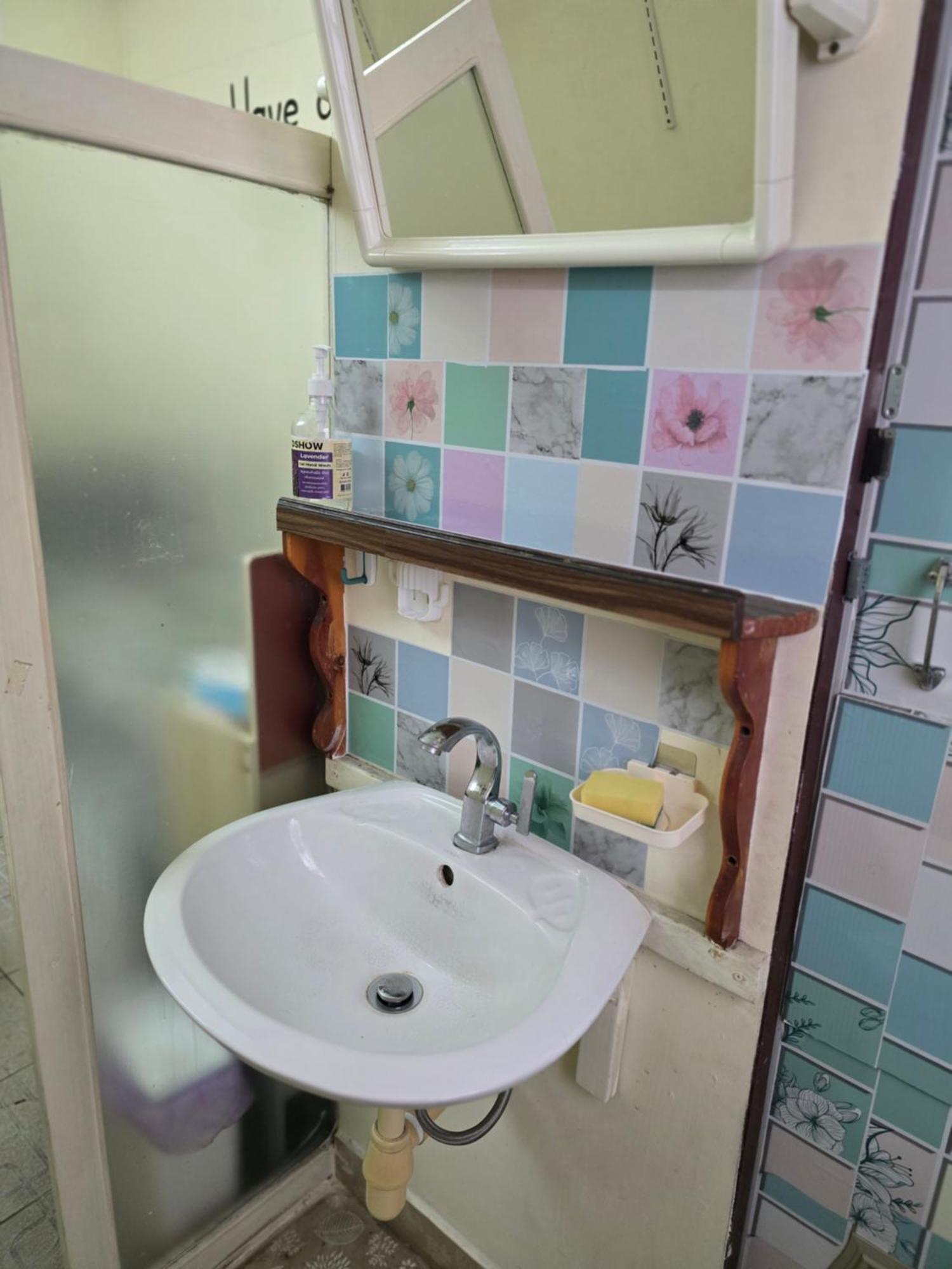 J Place 204 With Free Wifi, Near Skytrain Apartment Bangkok
